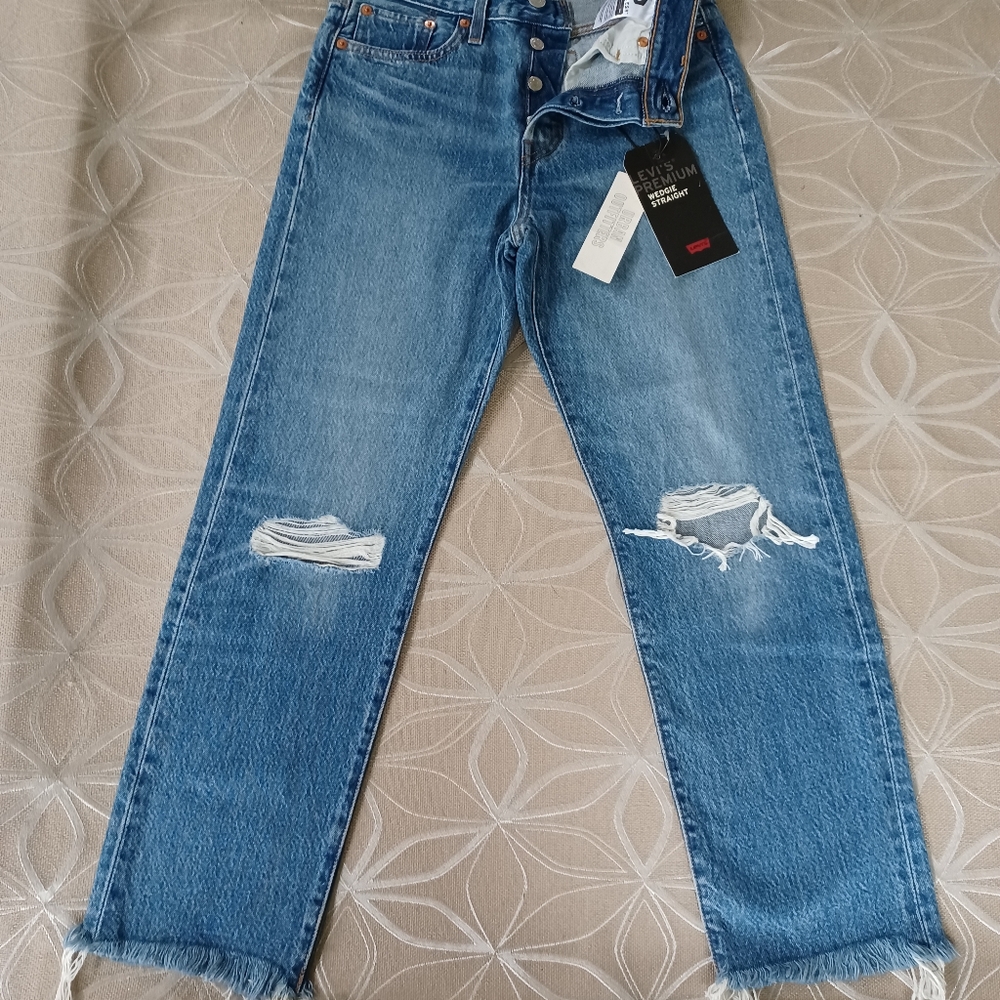Levi's Premium Wedgie Straight Denim - Picture 14 of 15